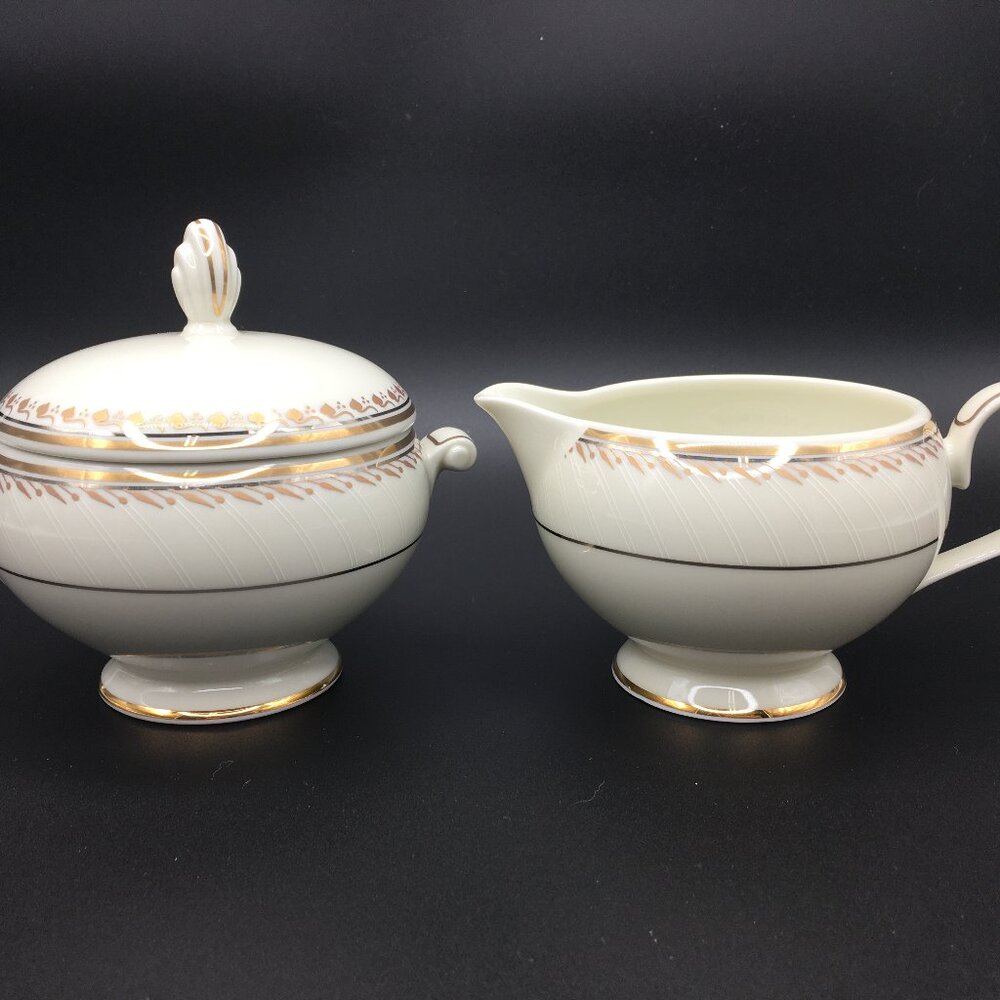 Mikasa Golden Crown L3416 Creamer & Covered Sugar Bowl Set Gold Trim China NEW
